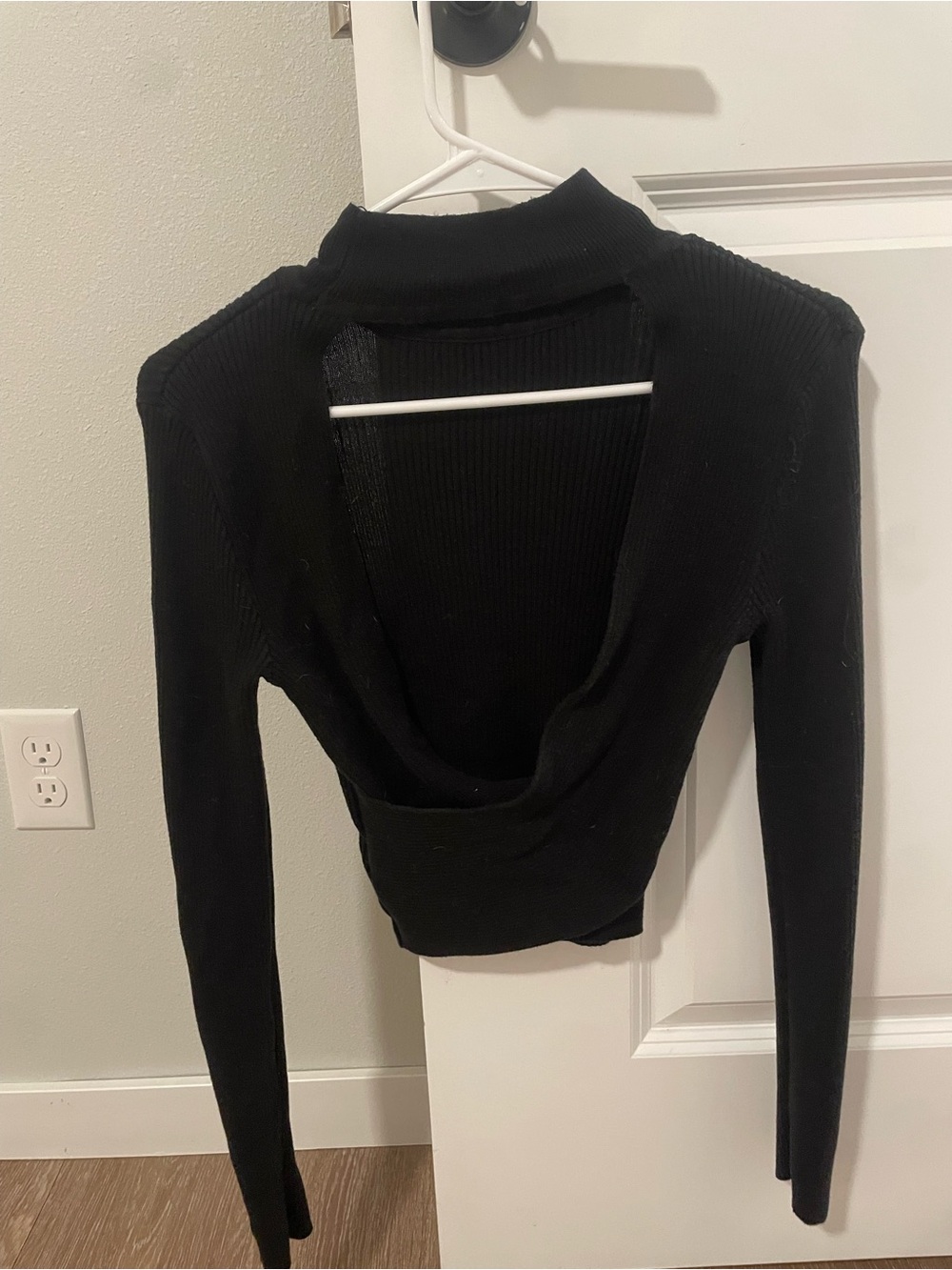 Open back sweater - Picture 2 of 2